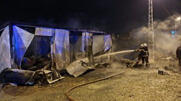 Samandağ’da Konteyner Yangını: Olayın Detayları