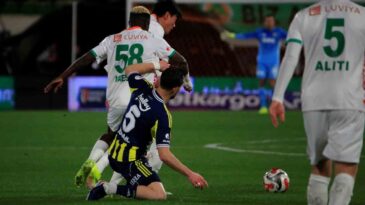 Trendyol Süper Lig: Corendon Alanyaspor 2 – Fenerbahçe 1 (Maç Devam Ediyor)