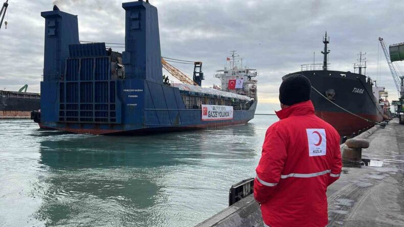 Türk Kızılay’ın 20. İyilik Gemisi Gazze için Mersin’den Yola Çıktı