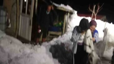 Yaylada Rahatsızlanan Kadın Ekiplerce Kurtarıldı