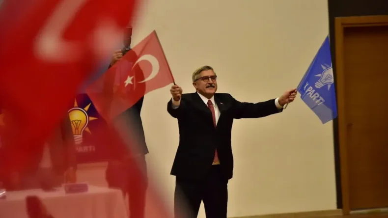 Yayman’dan Net Mesaj: ‘Bayrağa Uzanan Eller Kırılır’