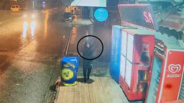 Yüzünü Eliyle Kapattı Ama Kurtulamadı: Hatay’da Alkol Hırsızları Yakalandı