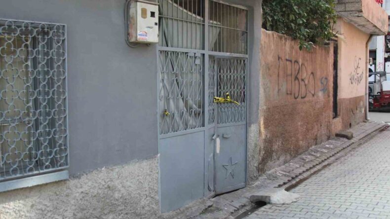 3 Çocuk Annesi Eşini Bıçaklayarak Öldürdü