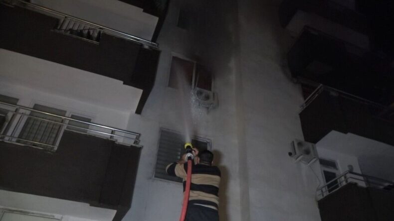 5 Katlı Binada Korkutan Yangın: 2 Kişi Dumandan Etkilendi