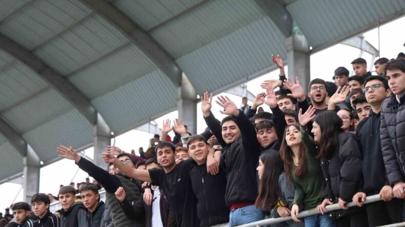 Adana’da Liseli Gençlerin Maç Heyecanı Kavga ile Son Buldu