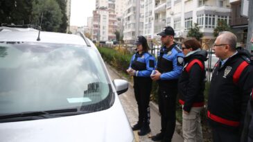 Adana’da Polis Ekiplerinden Okul Çevresinde Denetim