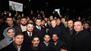 AK Parti’li Gençler Cumhurbaşkanı Erdoğan’ın Doğum Gününü Kutladı