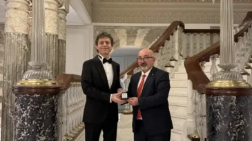 Barış Ödülü, Dünyaca Ünlü Yazar Egeyön’e