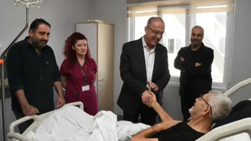 Başkan Yapar’dan Hastalara Moral Ziyareti