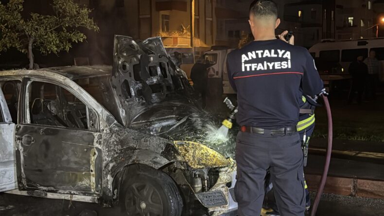 Antalya’da 2 Aracı Ateşe Veren Şüpheli Yakalandı