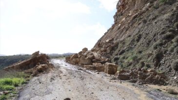 Antalya’da Heyelan Nedeniyle Kapanan Yollar Ulaşıma Açıldı