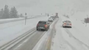 Antalya’nın Alacabel Mevkiinde Kar Yağışı Başladı