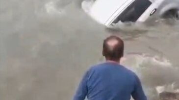 Aracıyla Denize Düşen Sürücü Sahil Güvenlik Tarafından Kurtarıldı