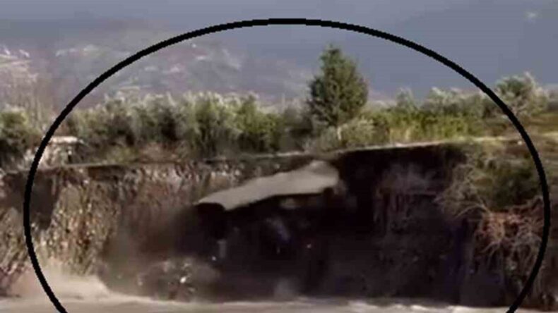 Aşırı Yağışlar Yolda Çökme Olayına Neden Oldu