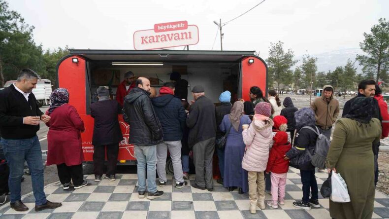 Asrın Felaketinin Üçüncü Yılında Deprem Şehitliğinde Vefa Nöbeti