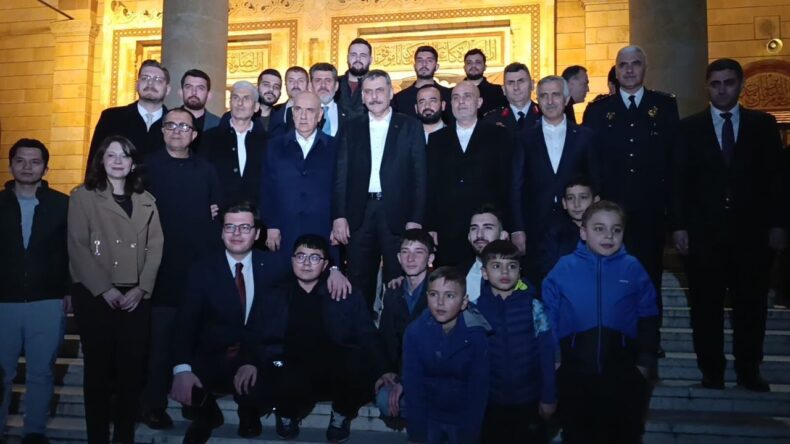 Bakan Çiftçi, Teravih Namazını Kahramanmaraş’ta Kıldı