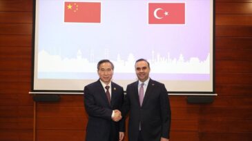 Bakan Kacır, Çin Uluslararası Ticareti Geliştirme Konseyi Başkanı Ren Hongbin ile Görüştü