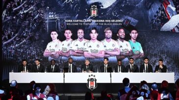 Beşiktaş Yeni Transferleri İçin İmza Töreni Düzenledi