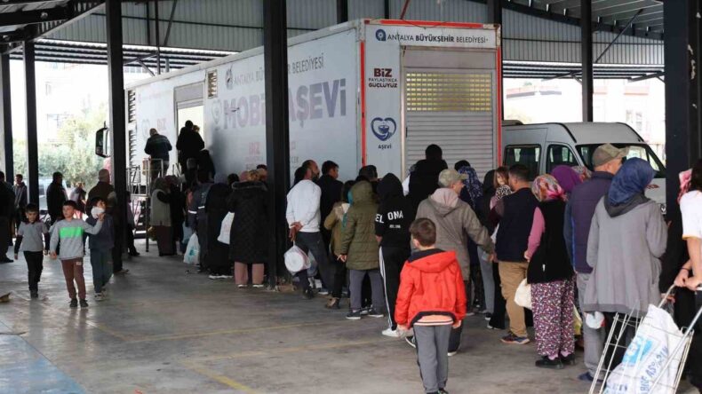 Büyükşehir Ramazan Bereketini Mahallelere Taşıyor