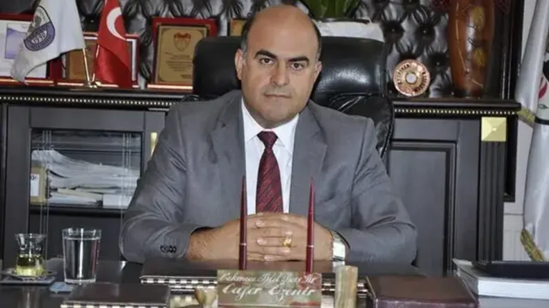 Çekmece Eski Belediye Başkanı Özenir Hayatını Kaybetti