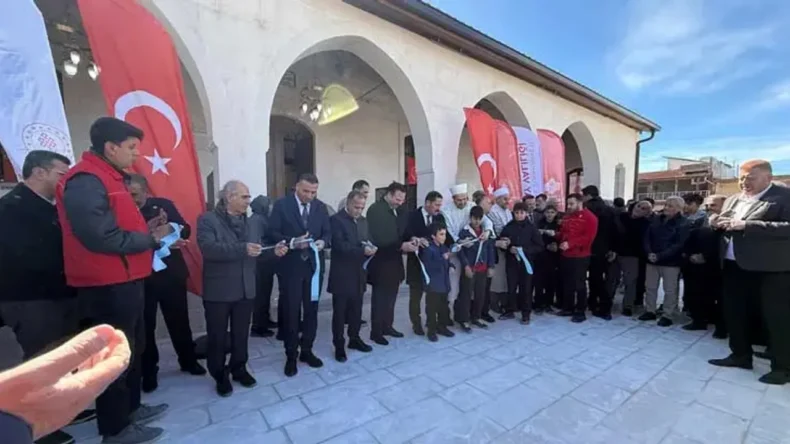 Hatay’da Hasar Alan 150 Yıllık Tarihi Camii Onarıldı, İbadete Açıldı
