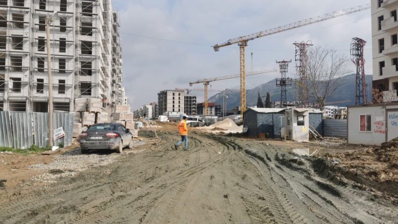 Hatay’da Bir Video İle Çözüm Geldi! Peki Ya Diğer Okul Yolları?