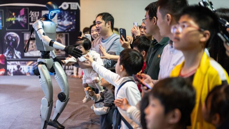 Çin’de Yapay Zeka Kullanıcı Sayısı 2025’te 602 Milyona Ulaşacak