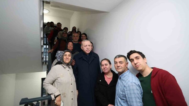 Cumhurbaşkanı Erdoğan ve Devlet Bahçeli Depremzede Aileyi Ziyaret Etti
