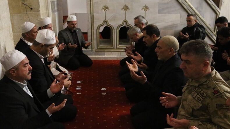 Habib-i Neccar Camisi’nde Depremlerin Üçüncü Yılı Hatim Duası Yapıldı