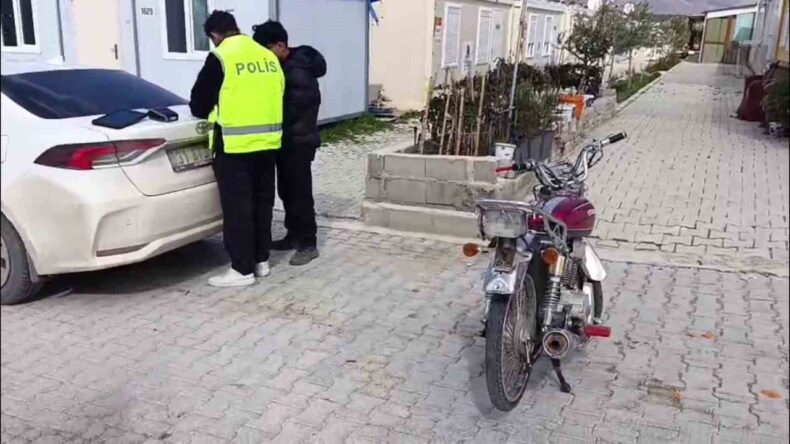 Ehliyetsiz Motosikletlinin Sosyal Medya Şovu 77 Bin TL’ye Patladı