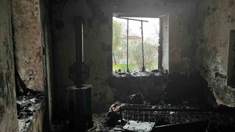 Evinde Yangın Çıkan Yaşlı Kadın Hayatını Kaybetti