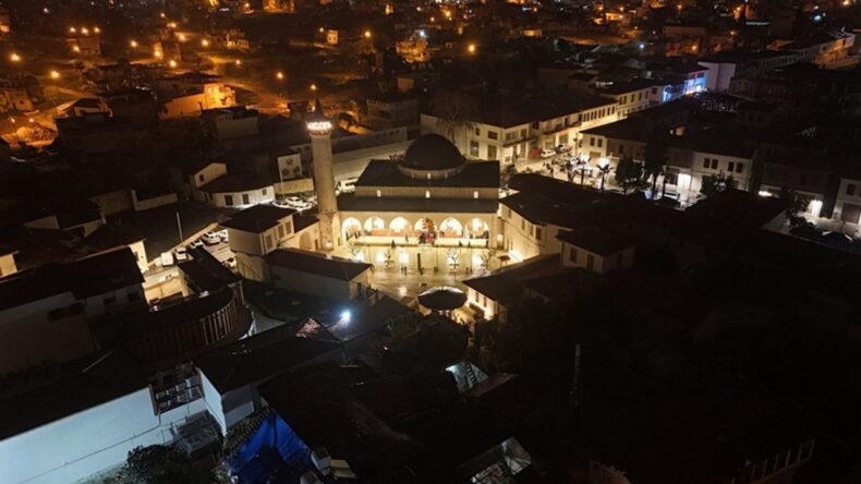 Habibi Necar Camii’nde İlk Teravih Kılındı