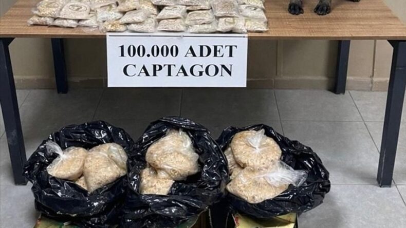 Hatay’da Zeytinyağı Tenekelerine Gizlenmiş 100 Bin Uyuşturucu Hap Ele Geçirildi