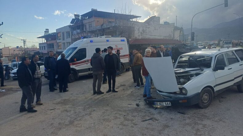 Hatay’da Otomobil Kazası: 4 Yaralı