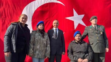 Hatay’da Duygusal Buluşma: Depremzede Beliz, 3 Yıldır Sakladığı Emanetin Sahibiyle Buluştu