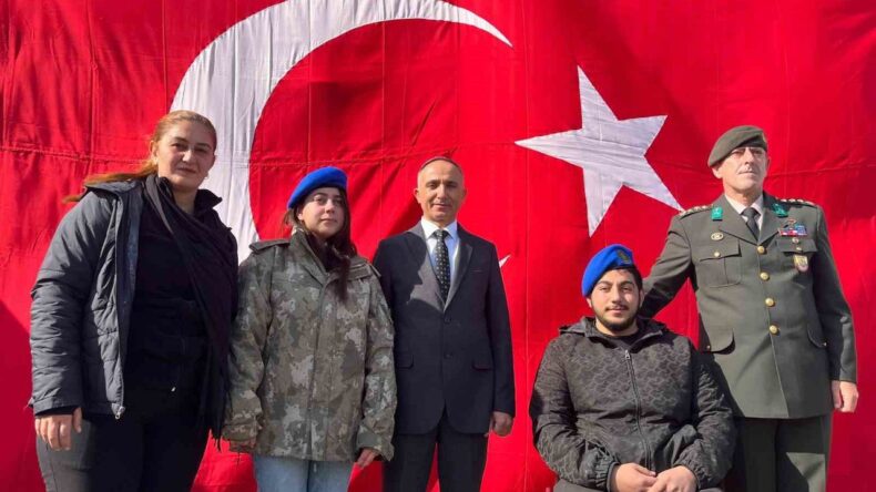 Hatay’da Duygusal Buluşma: Depremzede Beliz, 3 Yıldır Sakladığı Emanetin Sahibiyle Buluştu