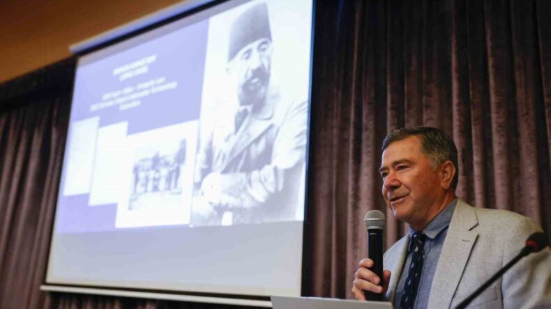 Her Batık Kendi Dönemine Işık Tutuyor