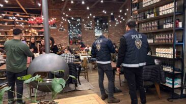 İskenderun Polisi Kafe ve Kıraathanelere Uygulama Gerçekleştirdi