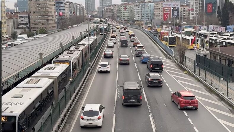 İstanbul’da Trafik Yoğunluğu: Hangi Bölgeler Etkileniyor?