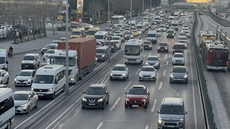 İstanbul’da İftar Öncesi Trafik Yoğunluğu Yüzde 85’e Çıktı