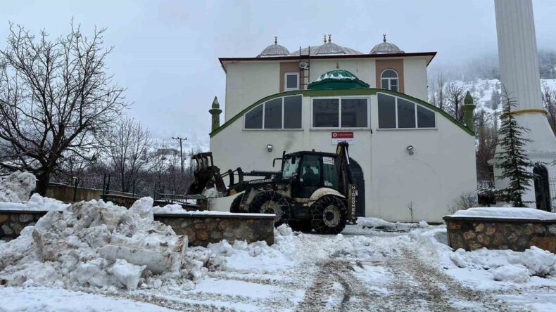 Kahramanmaraş Kırsal Bölgelerde Kar Temizliği Başladı