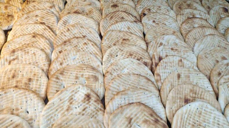 Kahramanmaraş’ın Tecilli Lezzeti Maraş Çöreği Ramazan Sofralarını Süslüyor