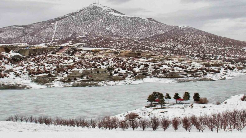 Kahramanmaraş’ta Baraj ve Göletler Buz Tuttu