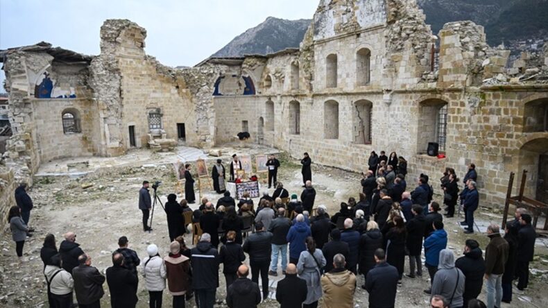 Hatay’da Depremlerde Hayatını Kaybedenler İçin Ayin Düzenlendi