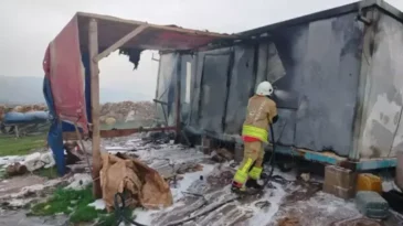 Reyhanlı’da Konteyner Yangını Panik Yarattı