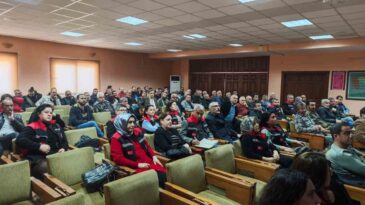 Kozan’da Hurma Üreticilerine Kapsamlı Eğitim Verildi