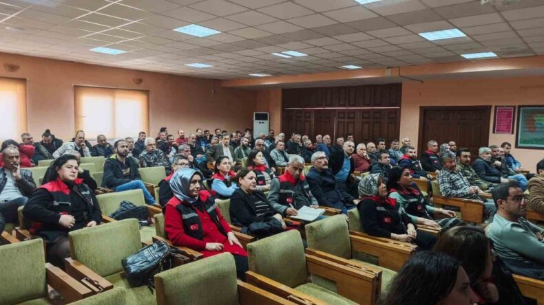 Kozan’da Hurma Üreticilerine Kapsamlı Eğitim Verildi