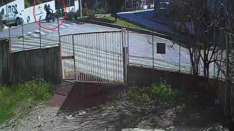 Manavgat’ta Motorlu Bisiklet Takla Attı: 1’i Ağır 2 Yaralı