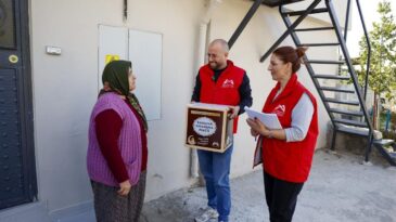 Mersin’de 13 İlçede 120 Bin Ramazan Kolisi Dağıtılıyor