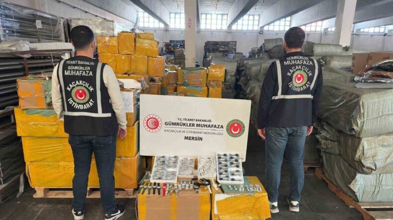 Mersin’de 1,5 Milyar Lira Değerinde Kaçak Kol Saatleri Ele Geçirildi